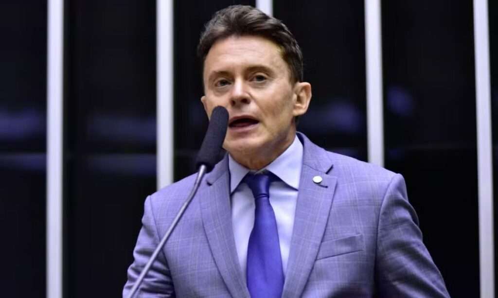 Deputado Fábio Teruel, do MDB, usa emenda Pix de R$ 2,2 milhões para recapeamento de ruas em condomínio onde mora